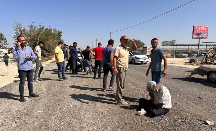 Otomobiller kafa kafaya çarpıştı: 4 yaralı