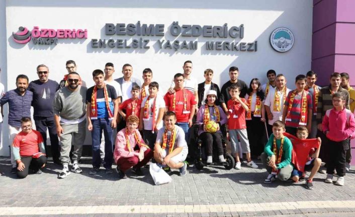 Özel Çocuklar Kayserisporlu Futbolcularla Buluştu