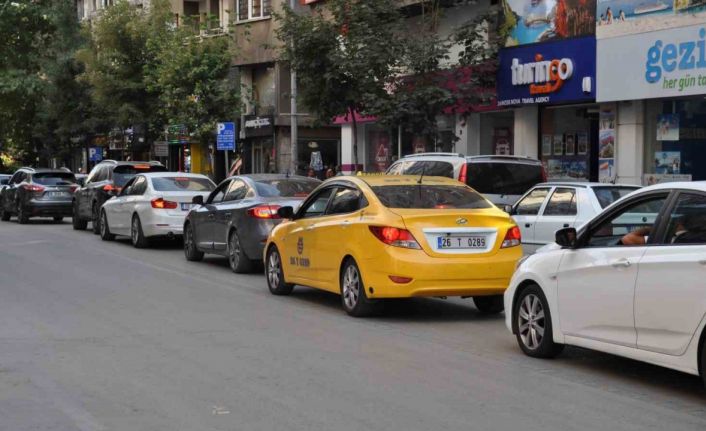 (ÖZEL) Vatandaşlar Eskişehir’deki trafik sorununa çözüm bulunmasını bekliyor