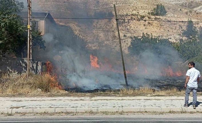 Patlayan lastik az kalsın evleri kül ediyordu