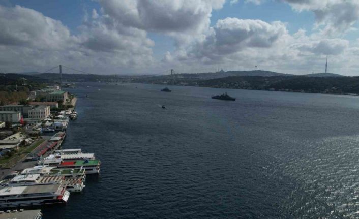 Preveze Deniz Zaferi’nin 485’inci yıldönümünde 15 savaş gemisi Boğaz’dan geçti