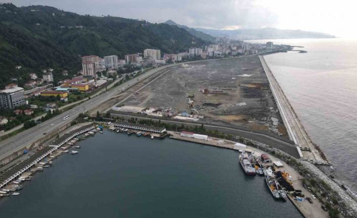 Rize Şehir Hastanesi’nin deniz dolgusunda sona geliniyor