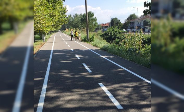 Sakarya’da bisiklet yollarında boyama çalışmaları