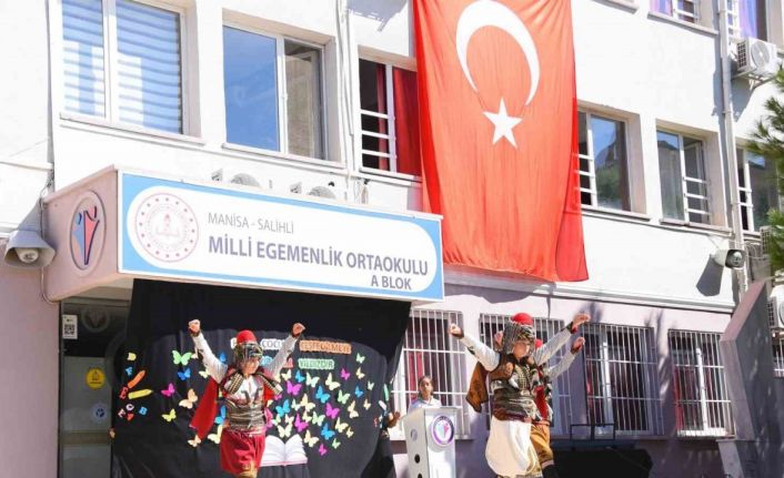 Salihli’de İlköğretim Haftası’na coşkulu kutlama