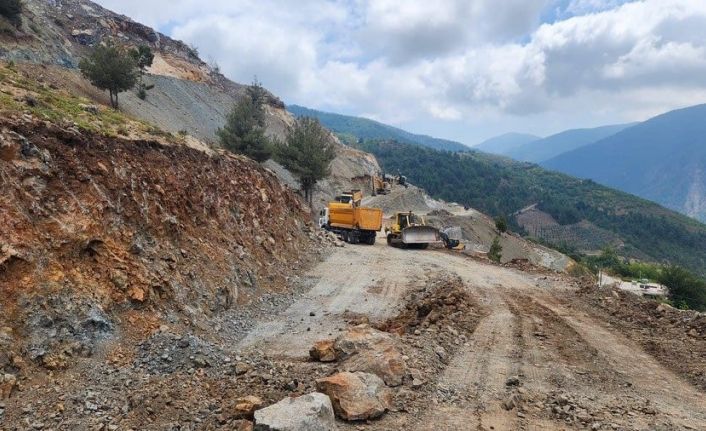 Serinyol-Madenli yolunda iki koldan çalışmalar sürüyor