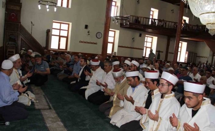 Suşehri’nde 10 hafız için icazet töreni düzenlendi
