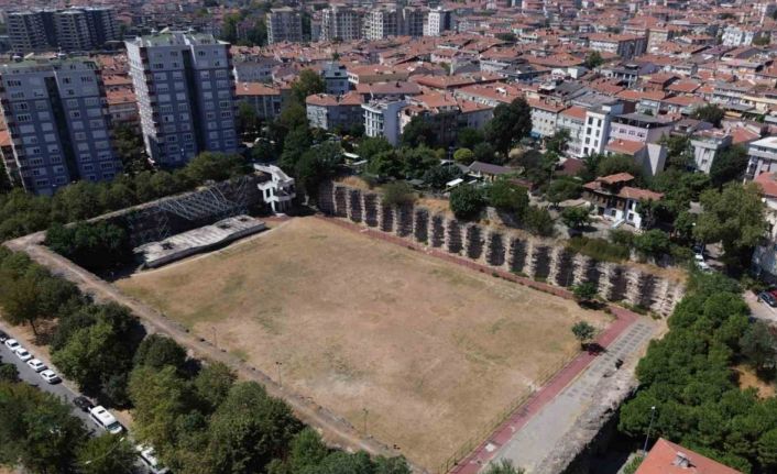 Tarihi Fildami Sarnıcı Bakırköy Belediyesi tarafından kendi haline terk edildi