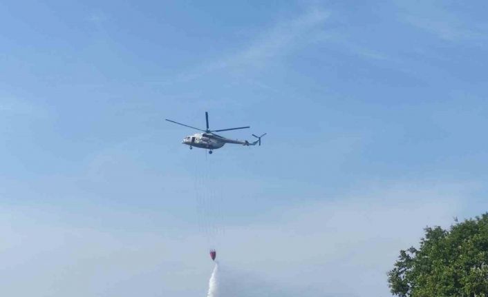 Tekirdağ’daki yangında hava desteği: Helikopter ile müdahale ediliyor