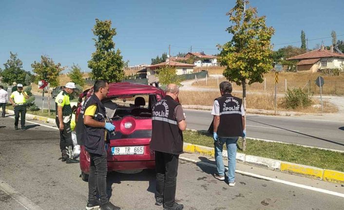 Ters yöne giren çekici ile ticari araç çarpıştı: 5 yaralı