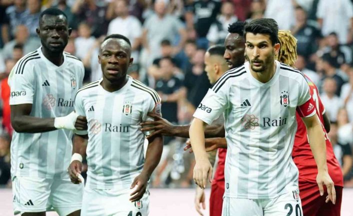 Trendyol Süper Lig: Beşiktaş: 2 - Sivasspor: 0 (İlk yarı)