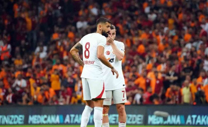 Trendyol Süper Lig: Galatasaray: 3 - Samsunspor: 0 (İlk yarı)