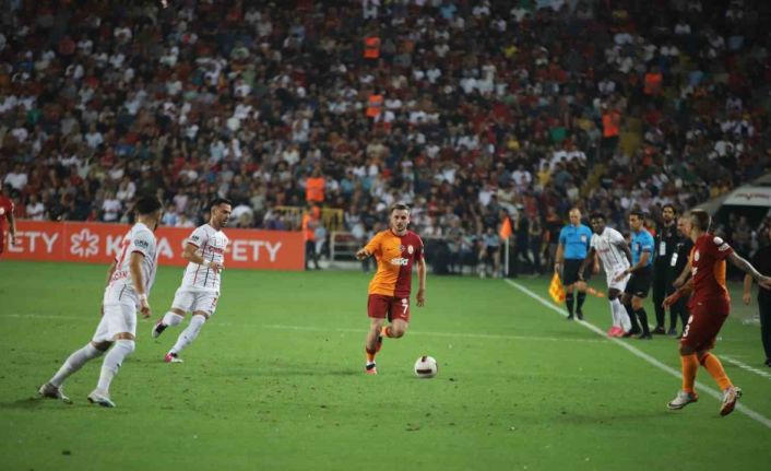 Trendyol Süper Lig: Gaziantep FK: 0 - Galatasaray: 1 (İlk Yarı)