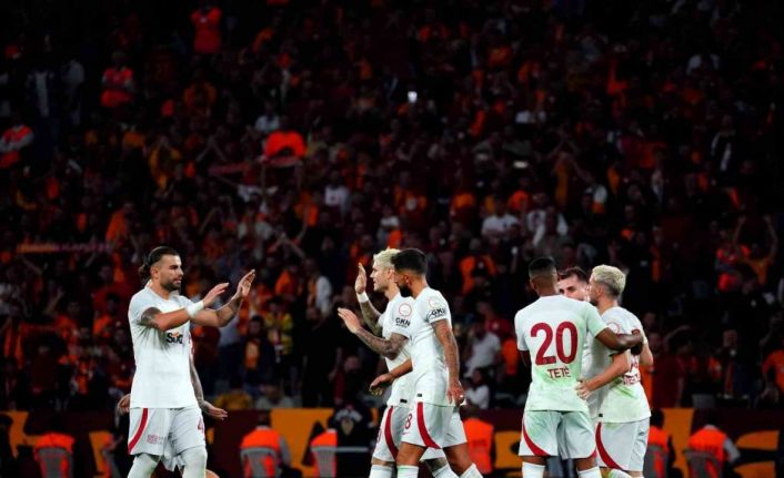 Trendyol Süper Lig: İstanbulspor: 0 - Galatasaray: 1 (İlk yarı)