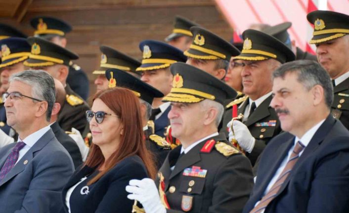 Tümgeneral Tevfik Algan  görevine başladı