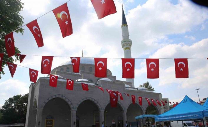 Ümmet Cami dualarla açıldı