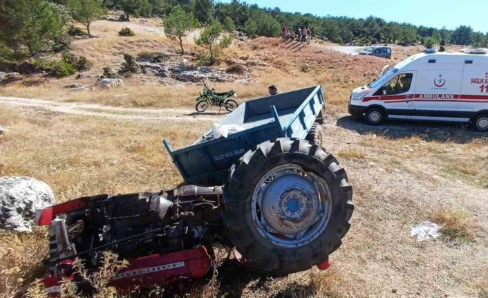 Uşak’ta traktörün devrilmesi sonucu 2 kişi yaralandı