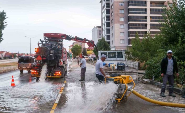 Uşak’ta yağış miktarı rekor seviyelere ulaştı