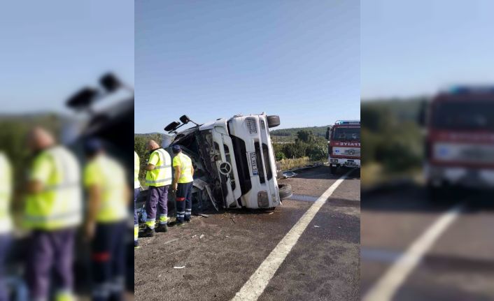 Yalova’da kontrolden çıkan tır devrildi: 1 yaralı