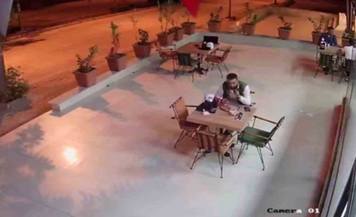 Yedi, içti ücreti ödemeden kalkıp gitti
