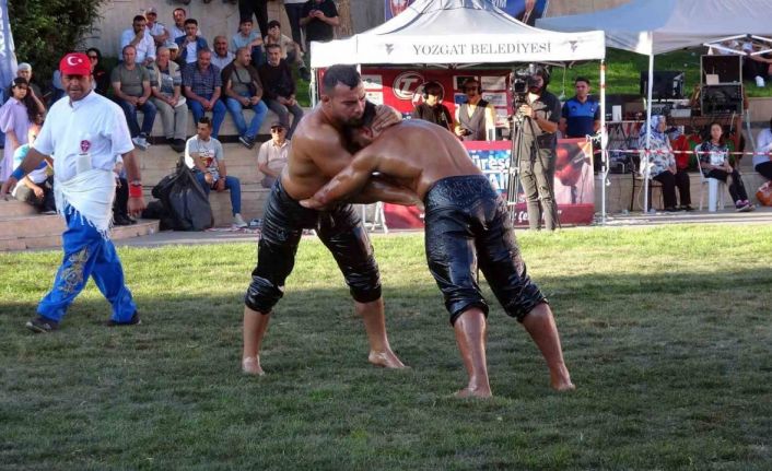 Yozgat 1. Yağlı Pehlivan Güreşleri’nin başpehlivanı Yusuf Can Zeybek oldu