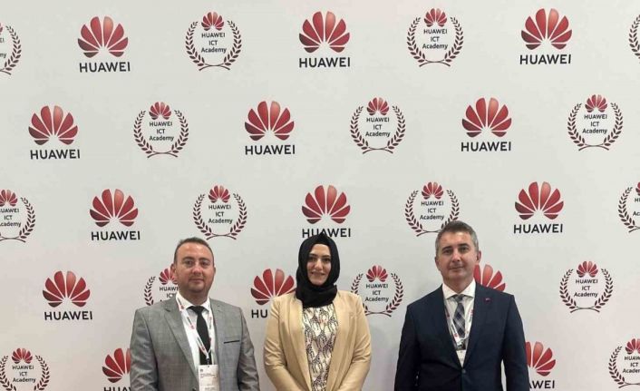 ZBEÜ Huawei Türkiye Bilişim Akademisi Zirvesinde yerini aldı