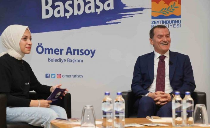 Zeytinburnu Belediye Başkanı Arısoy gençlerle bir araya geldi