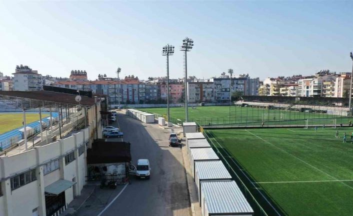 Adnan Menderes Stadyumu’na konteynerler yerleştirildi