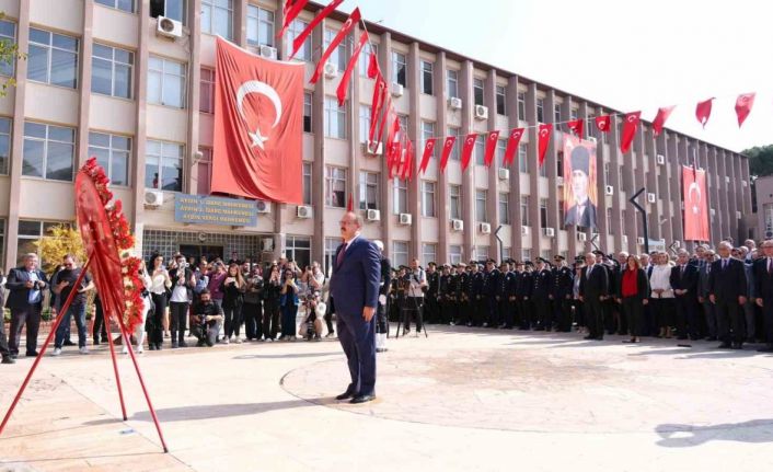 Aydın’da 100. yıl kutlamaları çelenk sunma töreni ile başladı