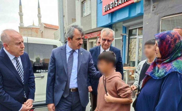 Edirne Valisi Sezer yolda gördüğü çocukların okullarına ulaştırılmalarını istedi