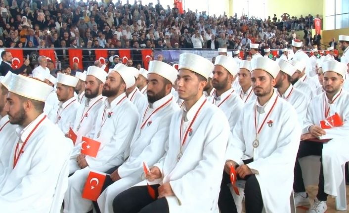 Gaziosmanpaşa’da 250 öğrenci hafız icazet aldı