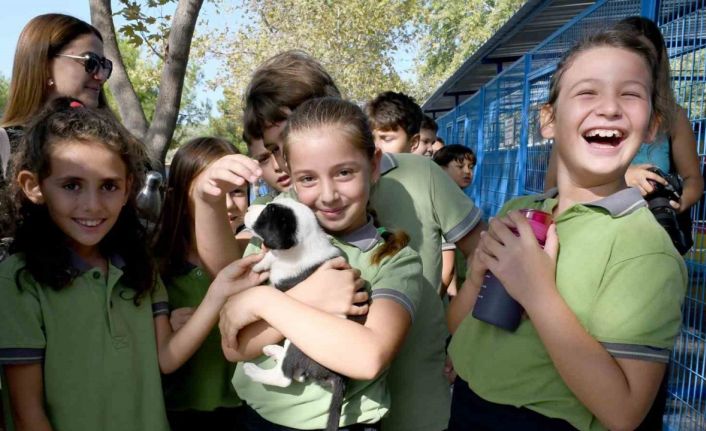 Kuşadası Belediyesi can dostları çocuklarla buluşturdu