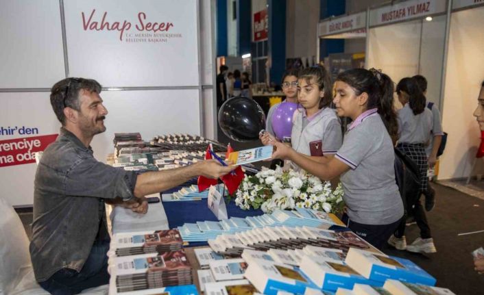 Mersin Büyükşehir Belediyesi, kültür yayınlarıyla fuarda yerini aldı