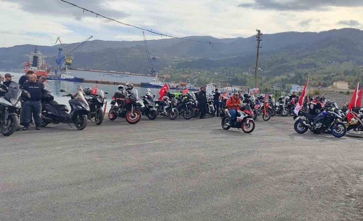 Motorculardan “İstiklal Sürüşü”: İstiklal Yolu’nu motosikletlerle geçtiler