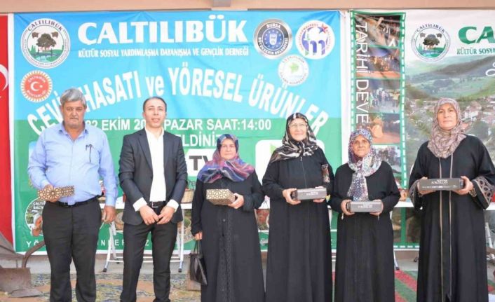 Mustafakemalpaşa’da Renkli Ceviz Hasadı Festivali düzenlendi