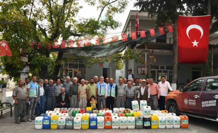 Yenişehir Belediyesi organik solucan gübresi dağıtımını sürdürüyor