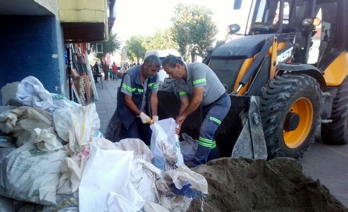 Akdeniz’de moloz ve evsel atıklar toplanıyor