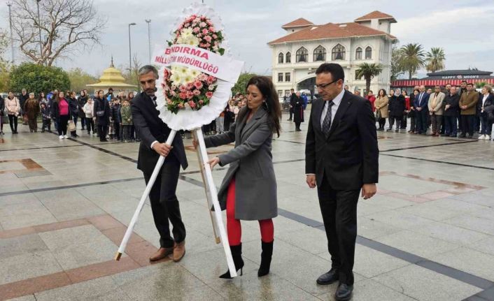 Bandırma’da öğretmenler günü törenle kutlandı