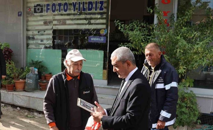 Başkan Kaplan’ı duygulandıran sürpriz hediye