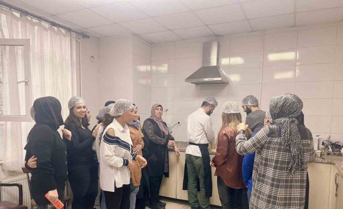 Diyarbakır’da 150 kursiyer, uzman aşçılardan eğitim alıyor