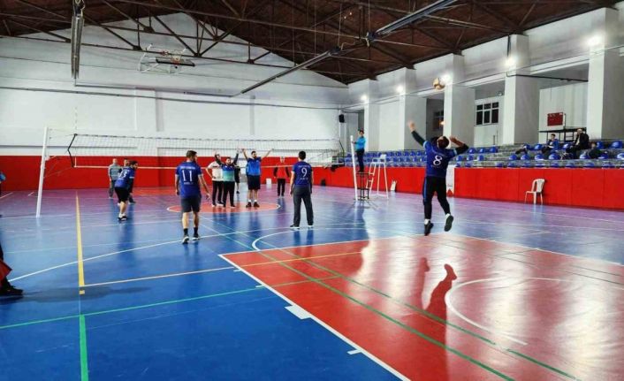 Kütahya’da eğitim çalışanları voleybol turnuvası