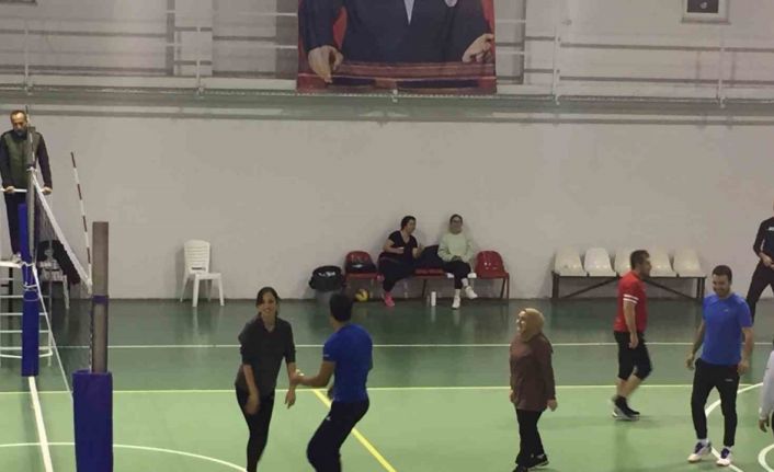 Osmaneli’de Öğretmenler Günü Voleybol Turnuvası