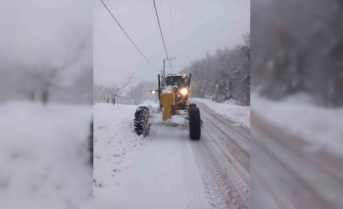 Osmangazi’de karlı yollarla anında müdahale