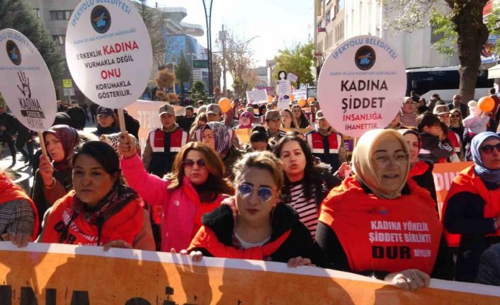 Van’da "Kadına Şiddete Hayır" yürüyüşü yapıldı