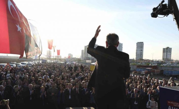 Ahmet Zenbilci Bulvarı açıldı, Adanalılar Murat Kekilli konseriyle coştu