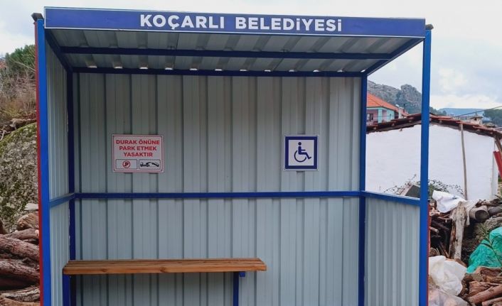 Başkan Kaplan: “Çocuklarımızın artık yağmurdan korunacak durakları var”