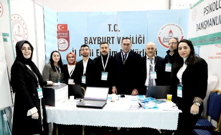 Bayburtlu öğretmenler kariyer fuarında çalışmalarını anlattılar