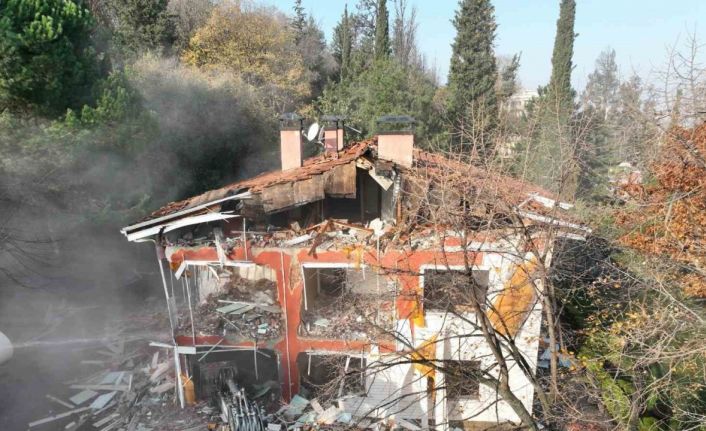 Bursa’da ‘Başkanlık Konutu’ yıkıldı