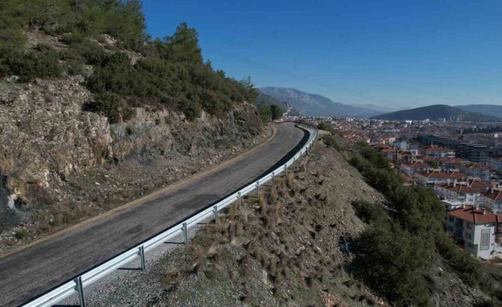 Büyükşehir’den güvenli yollar için 162 km oto korkuluk