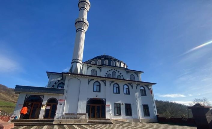 Camide satılan takvim paralarını alıp, ’Yol parası" deyip not bıraktı