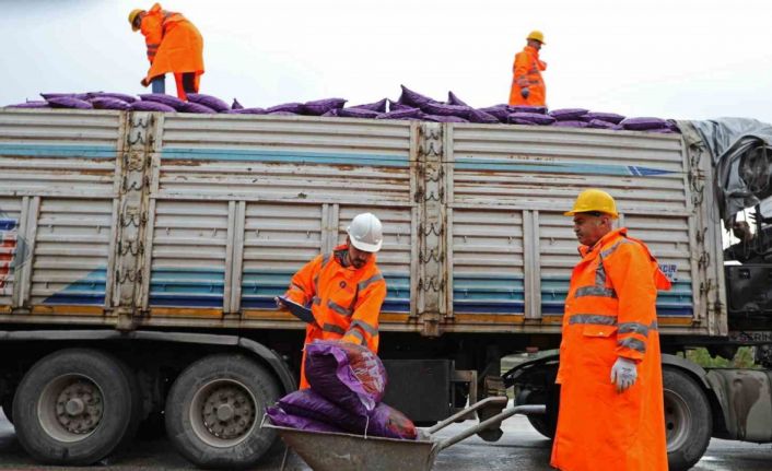 Denetime takılan 535 ton kömür Antalya dışına çıkarıldı